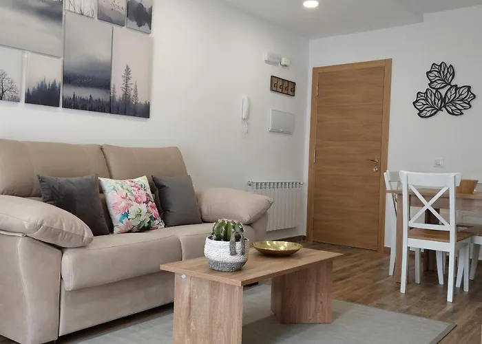 Turisticos Candelas * 푸에블라 데 사나브리아