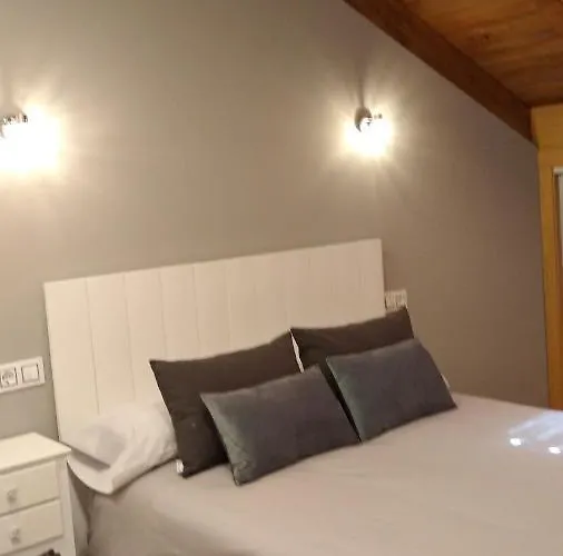 Turisticos Candelas * 푸에블라 데 사나브리아