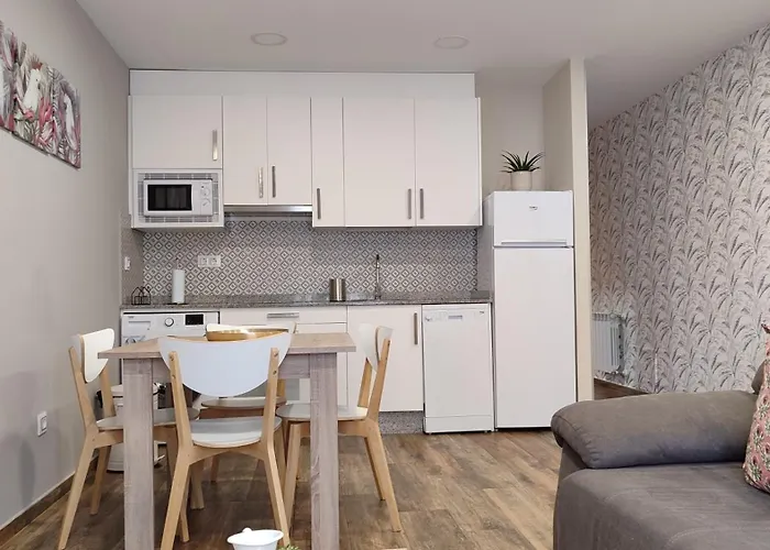 Turisticos Candelas 푸에블라 데 사나브리아